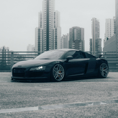 black Audi R8 (2007-2012 model)